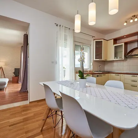 Apartamento Sara I Klara Trogir