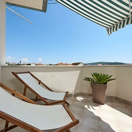 Sara I Klara Apartment Trogir