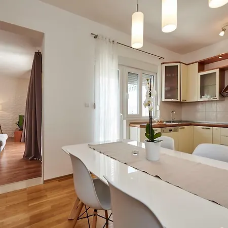 Apartment Sara I Klara Trogir